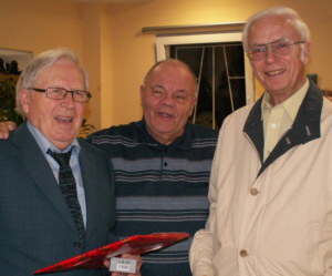 Klaus Schneiders ehrt Johannes Koßmann und Wolfgang Keil