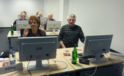 Seminarteilnehmer bei der Arbeit