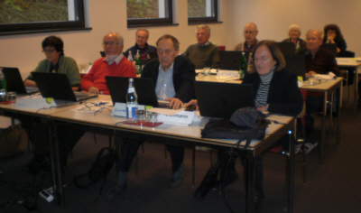 Seminarteilnehmer bei der Arbeit