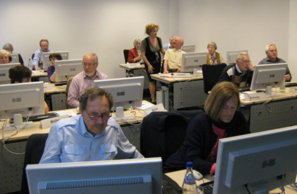 Teilnehmer im Computerraum