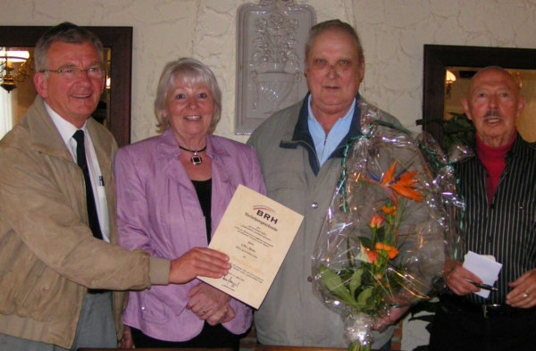 Gratulanten mit Otto Bitzer