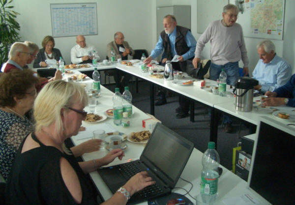 die Teilnehmer die Teilnehmer