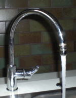 sprudelndes Wasser sprudelndes Wasser